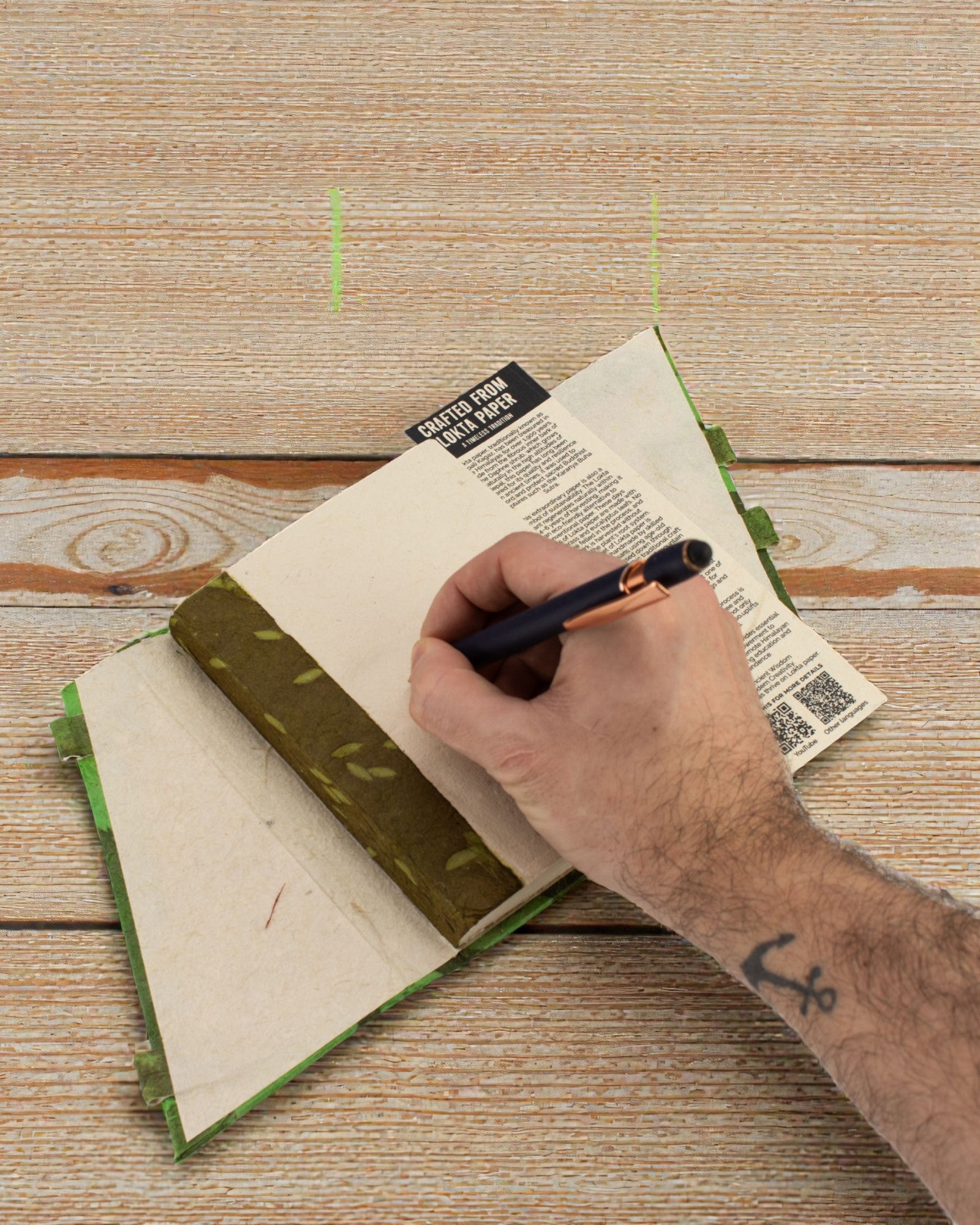 Lokta Șoapta pădurii cu închidere din bambus – caiet de notițe 15 × 12 cm, 45 de file, Verde de pădure