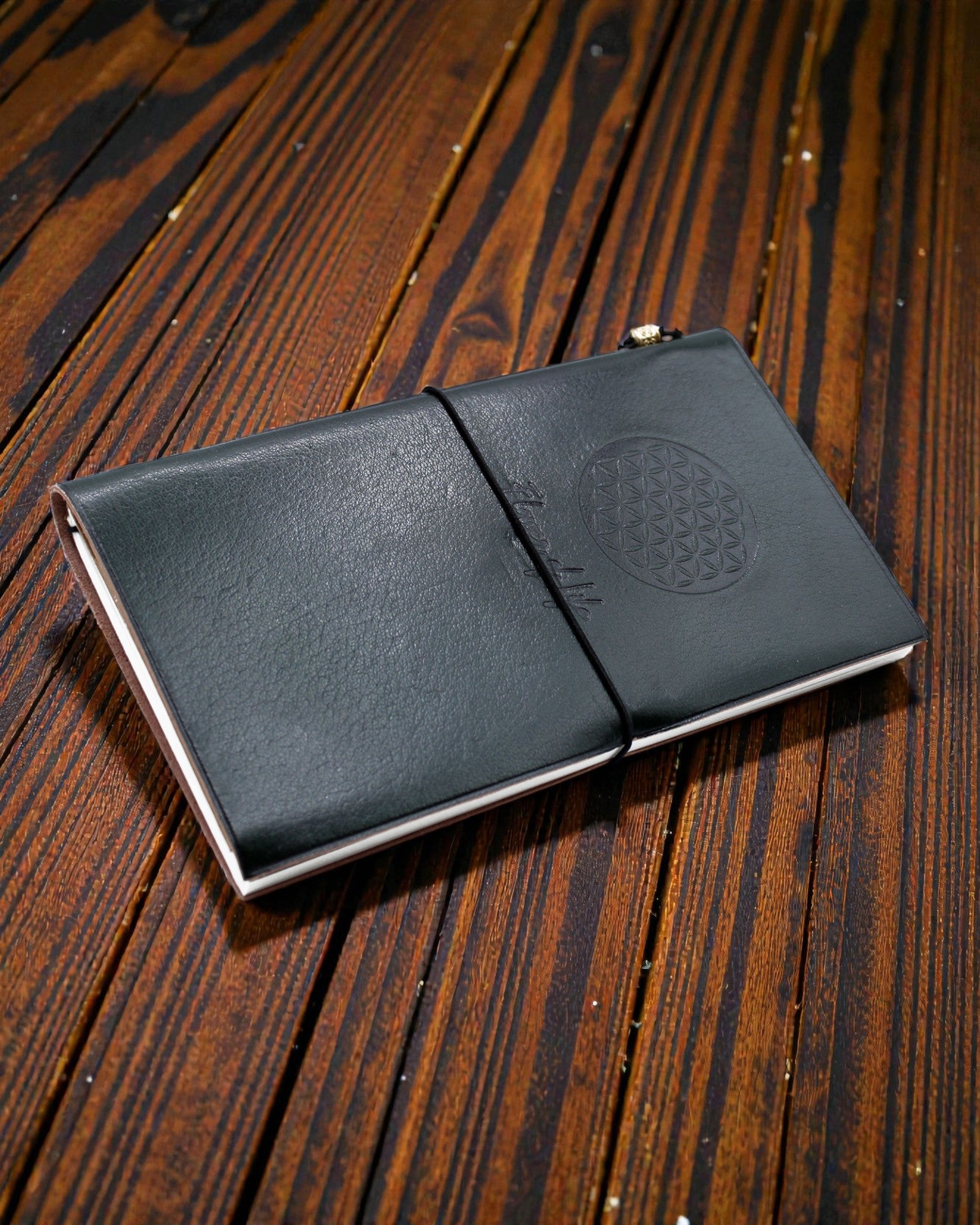 Ručno izrađen kožni dnevnik – Cvijet života – zeleni (80 stranica)