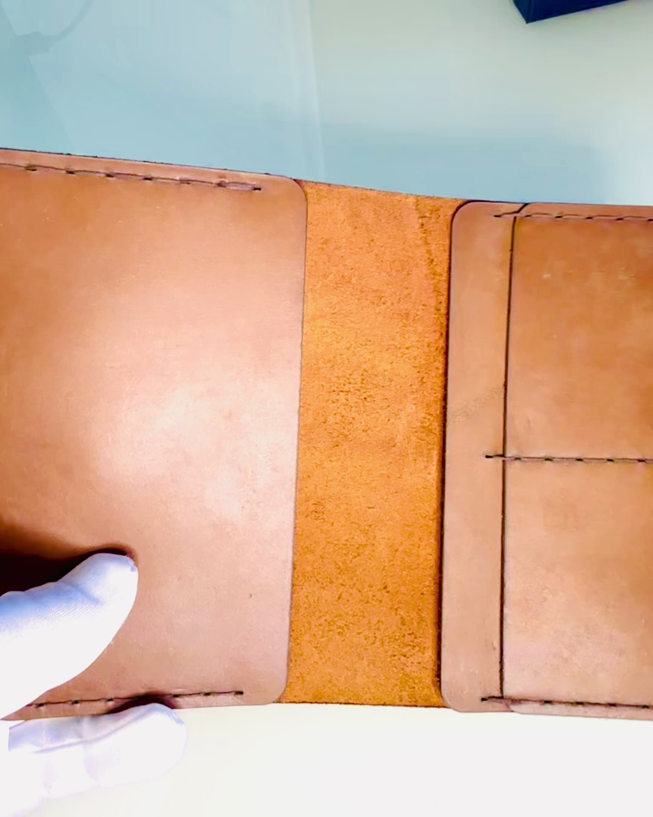 Etui "Putnika" - Kožna futrola za putovnicu, personalizacija gravurom - 2 varijante boja