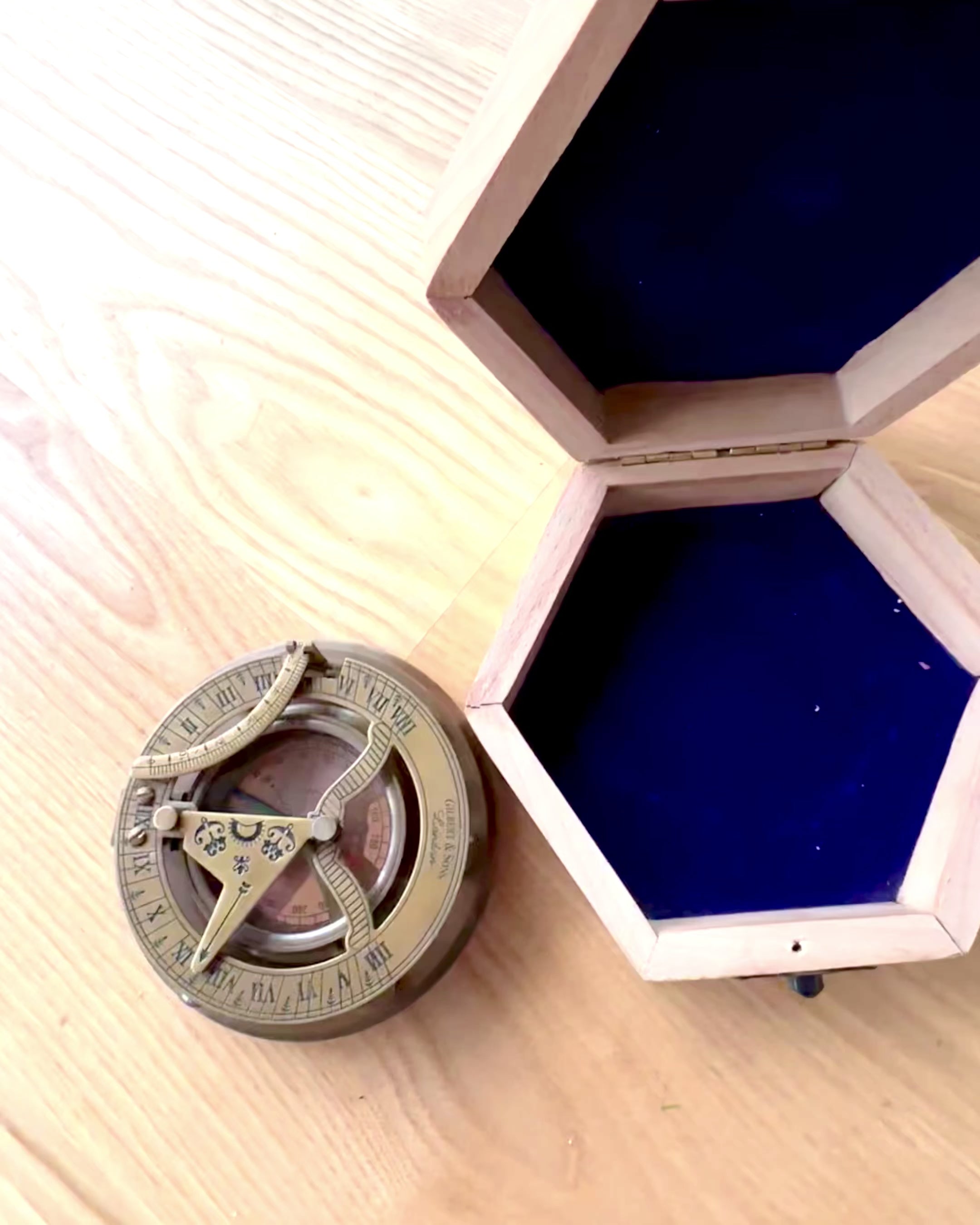 Капітанський компас «Odkrywca 2» - можливість персоналізації гравіюванням на подарунок, 2 варіанти кольорів на вибір