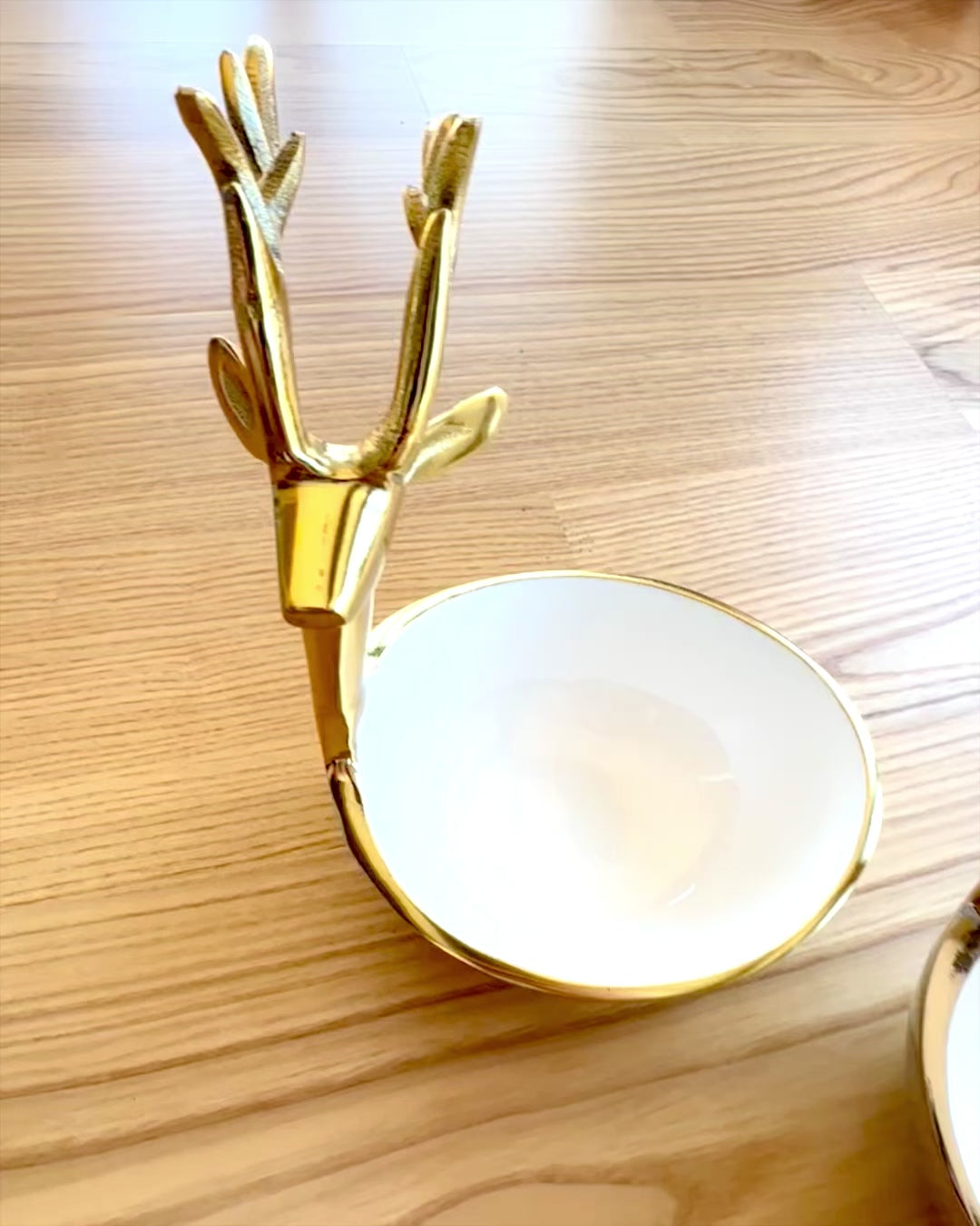 Elegantna zdjelica Rogata Ljepota – Ručni rad iz Indije, personalizacija gravurom