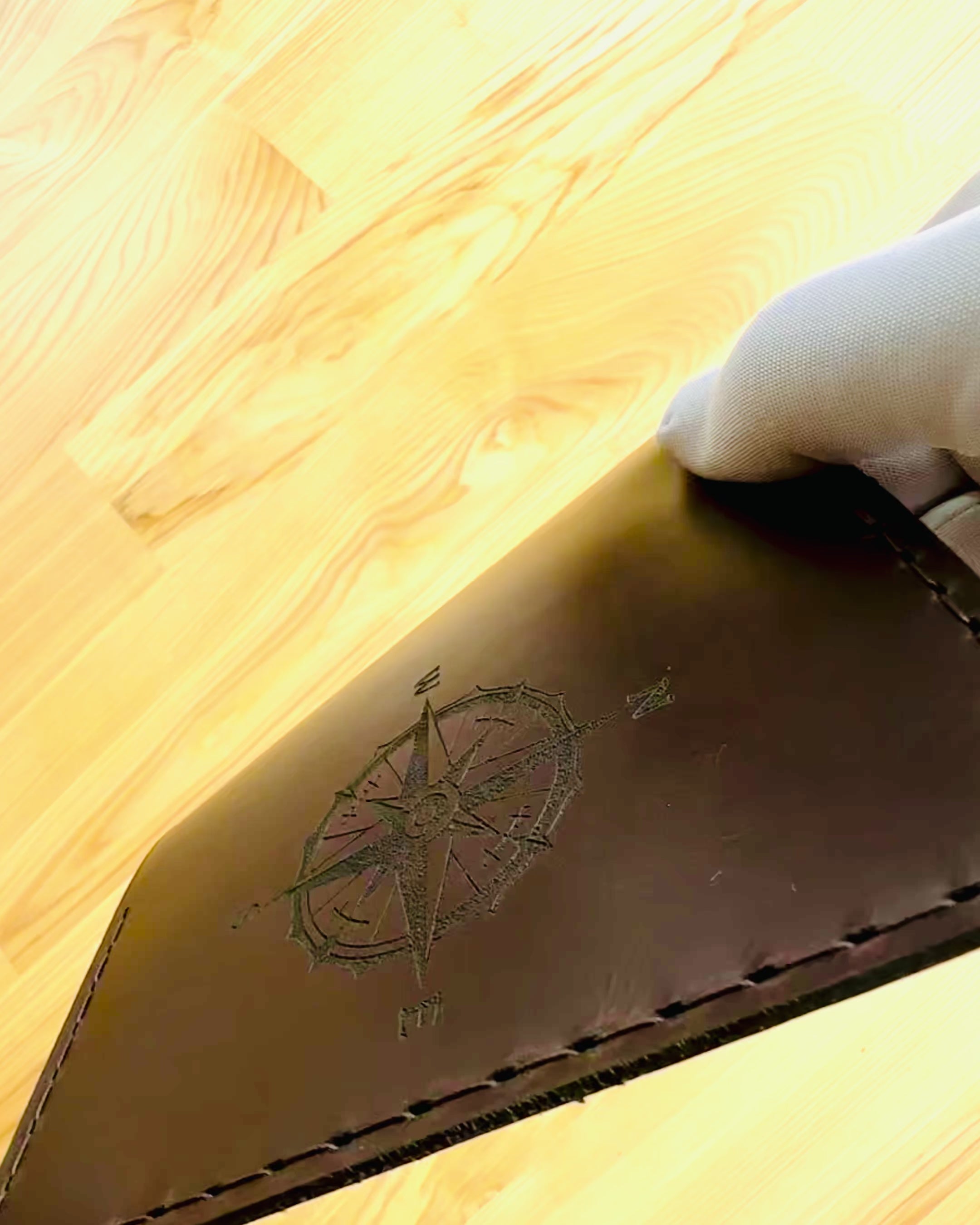 Etui "Putnika" - Kožna futrola za putovnicu, personalizacija gravurom - 2 varijante boja