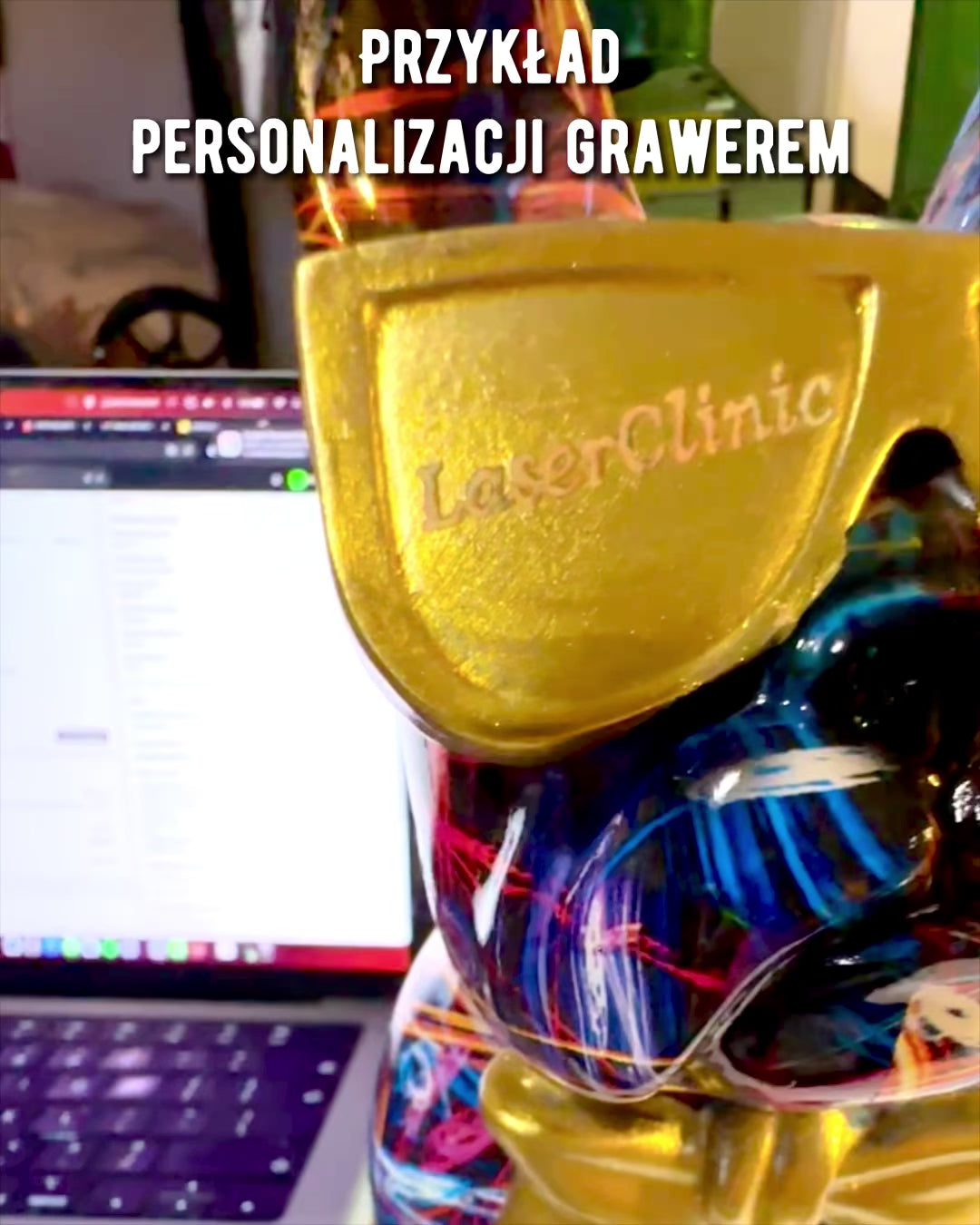 Кольоровий Бульдог з Окулярами - Унікальна Декорація Інтер'єру, декоративна фігурка на подарунок, персоналізація гравіюванням