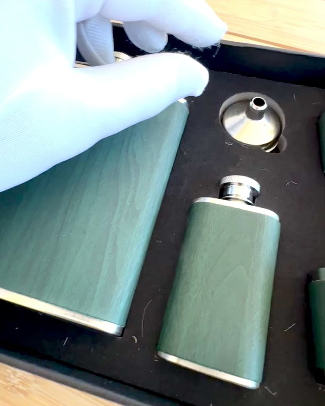 Set de ploscuțe cu pahare „Forest Spirit”, personalizare cadou cu gravură