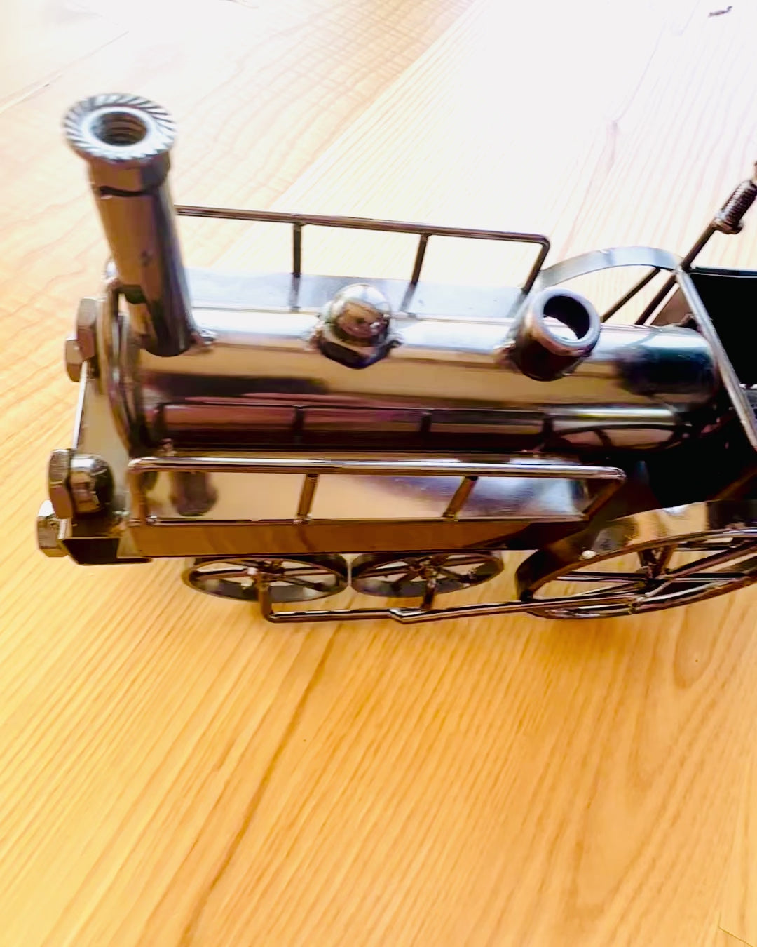 Локомотив з заліза «Retro Express» – декорація, модель, ручної роботи з можливістю гравірування на подарунок