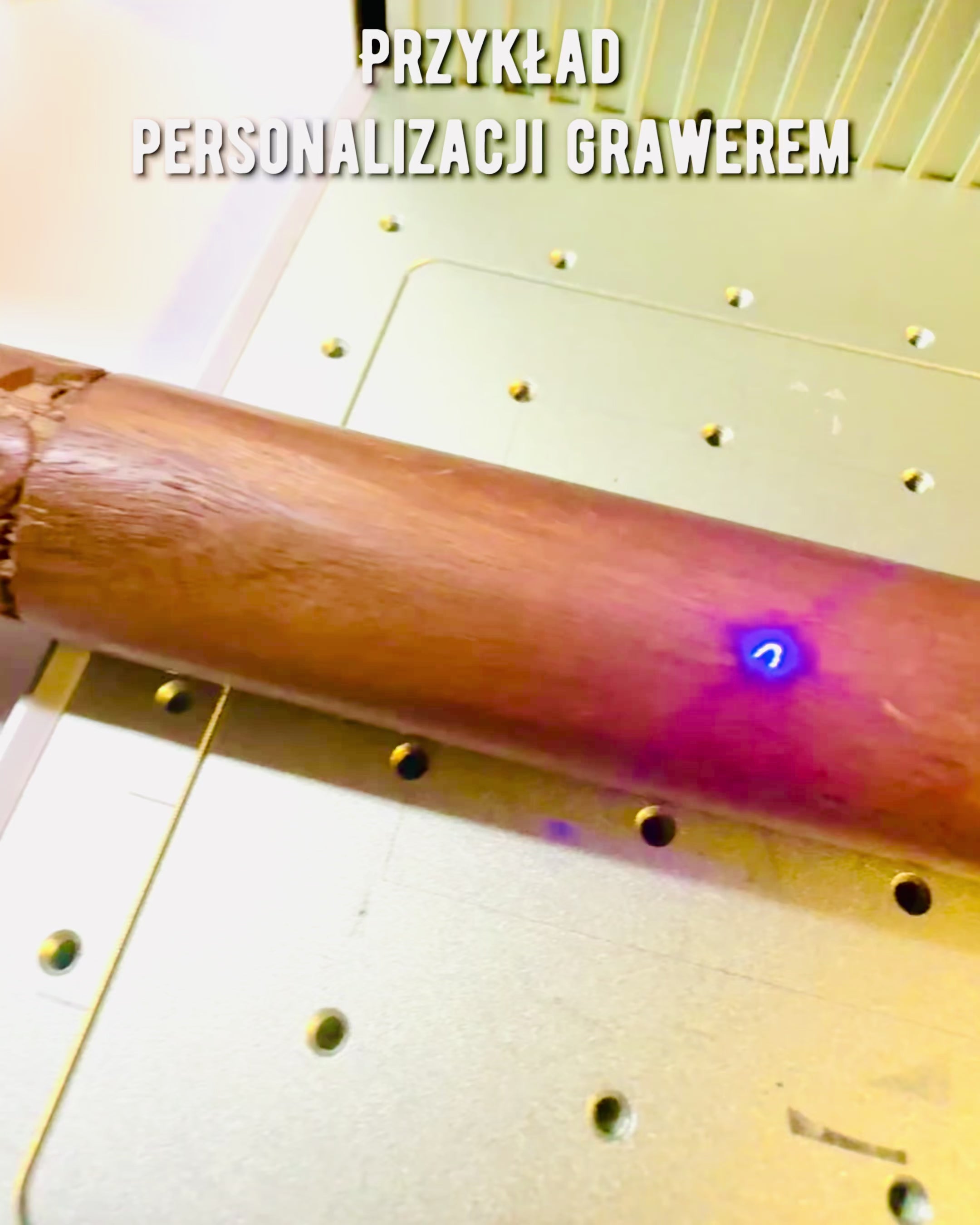 Прогулянкова тростина 'Wolf' - Індійське мангове дерево з можливістю гравіювання, коричнева з вирізьбленим візерунком