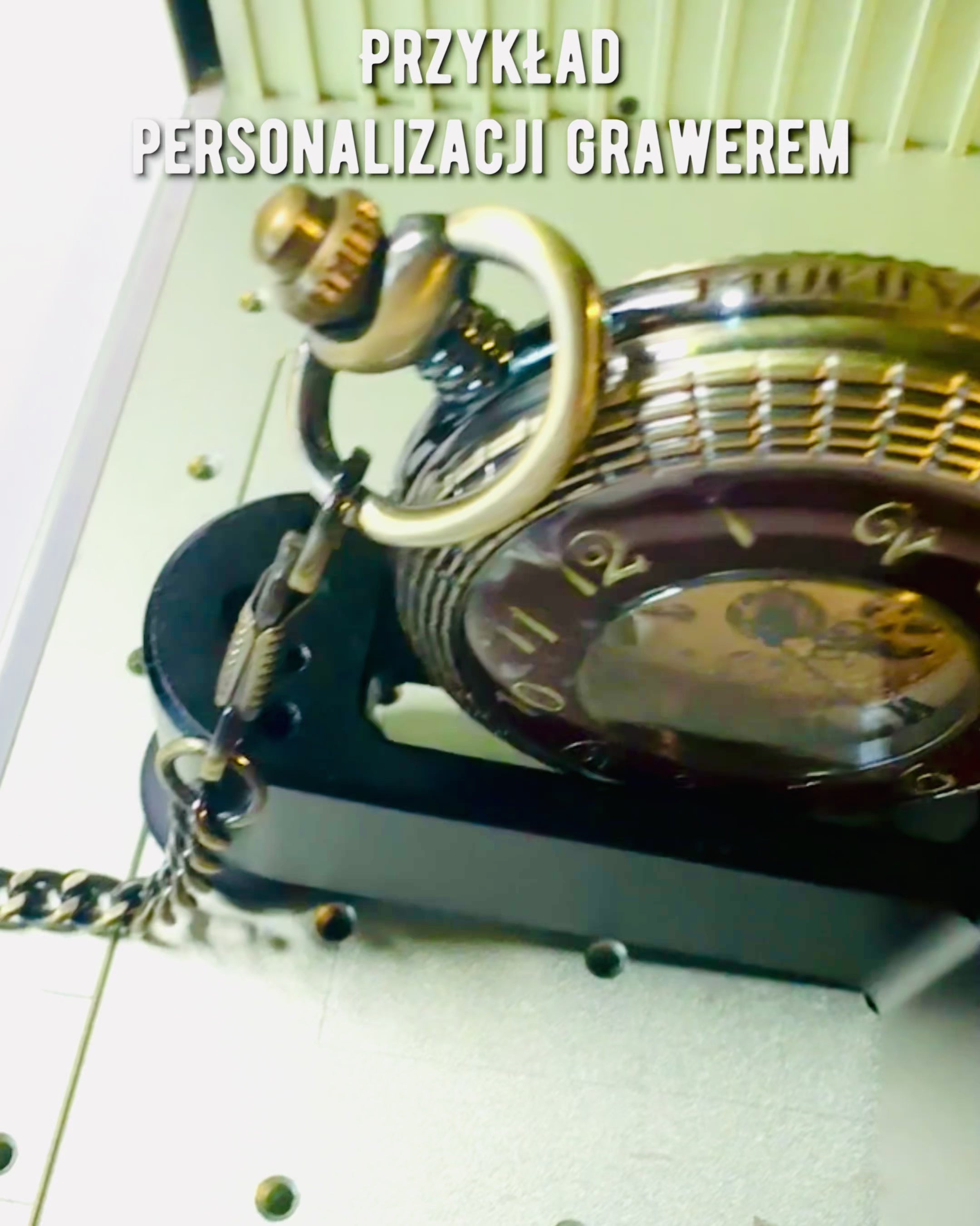 Pocket watch with visible mechanism – personalization option through engraving