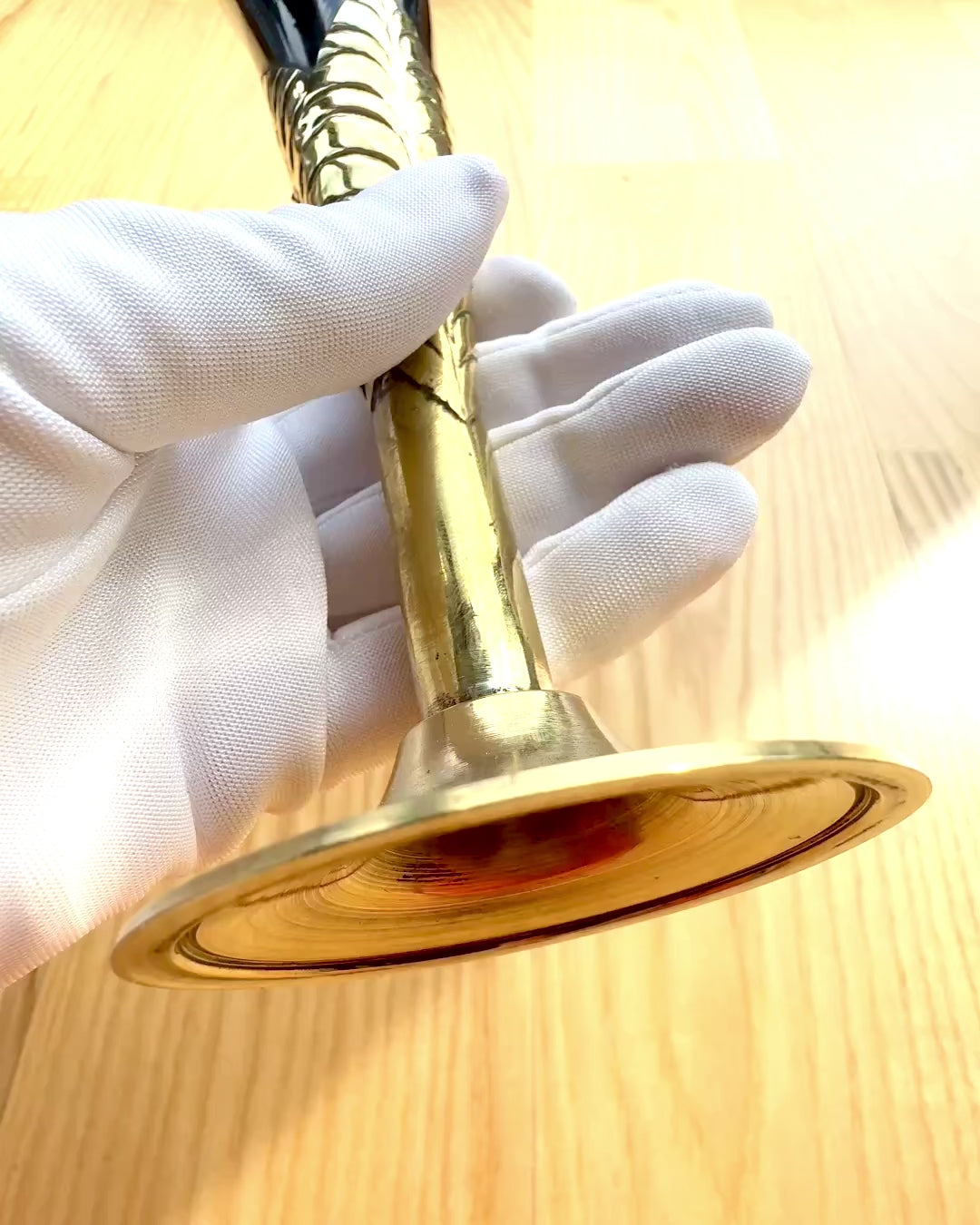 Taurė „Amato Dvasia” iš buivolo rago ir žalvario – rankų darbo Indijoje, 22 cm, galimybė personalizuoti graviravimu kaip dovaną