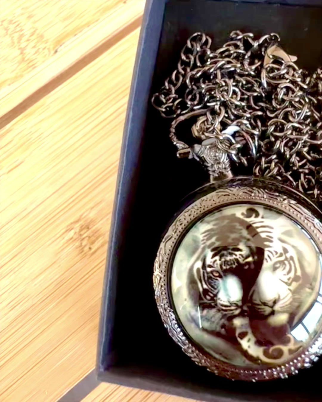 Кишеньковий годинник "Тигрова Елегантність" з нержавіючої сталі з можливістю гравіювання на подарунок