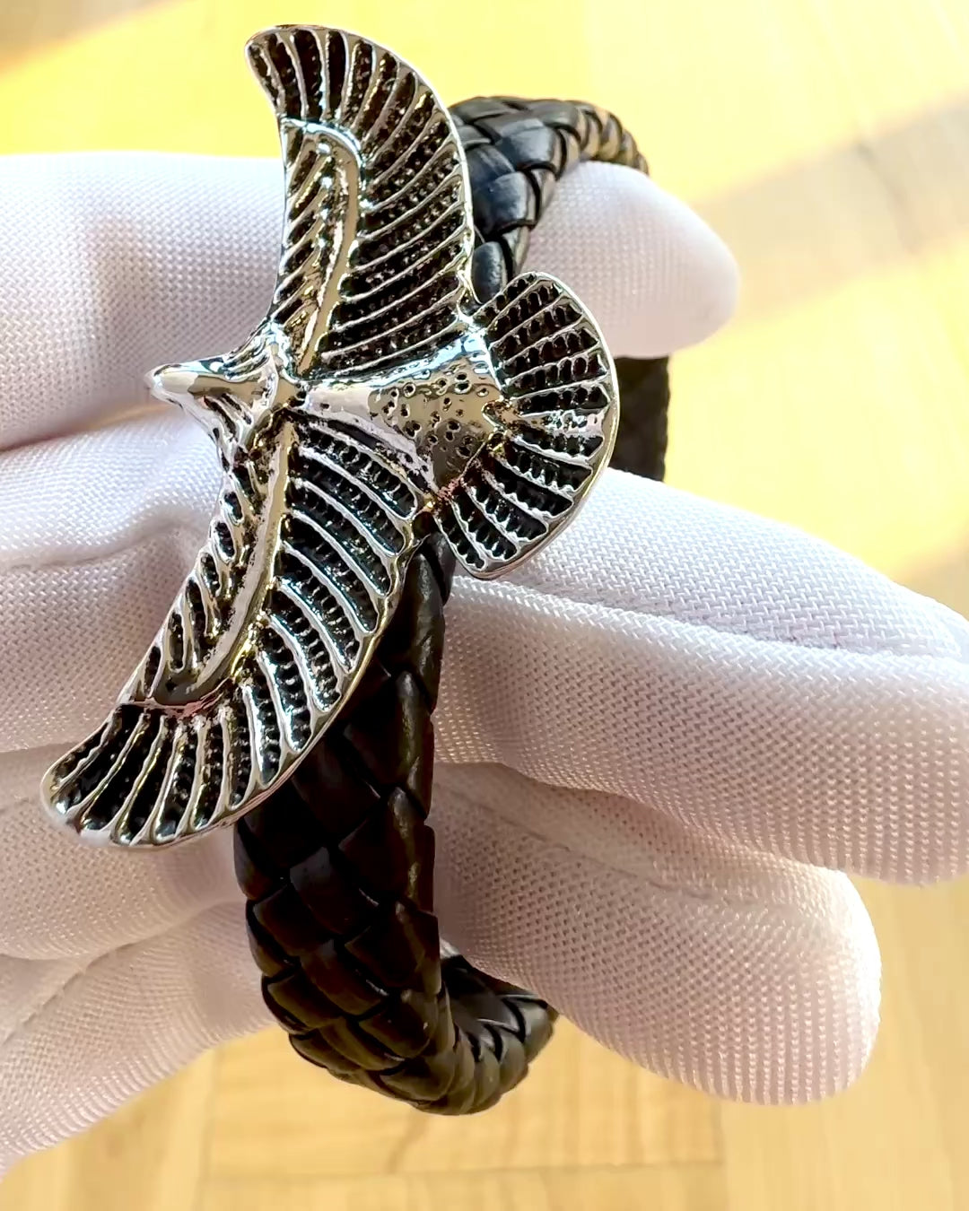 Чоловічий браслет "SkyRider" – шкіряний стиль з характером - можливість персоналізації гравіюванням