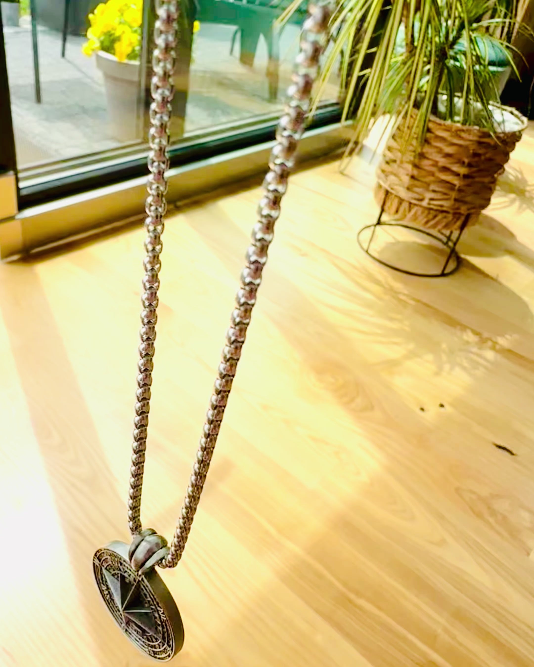 Компасовий намисто „Eurla” - можливість персоналізації гравіюванням