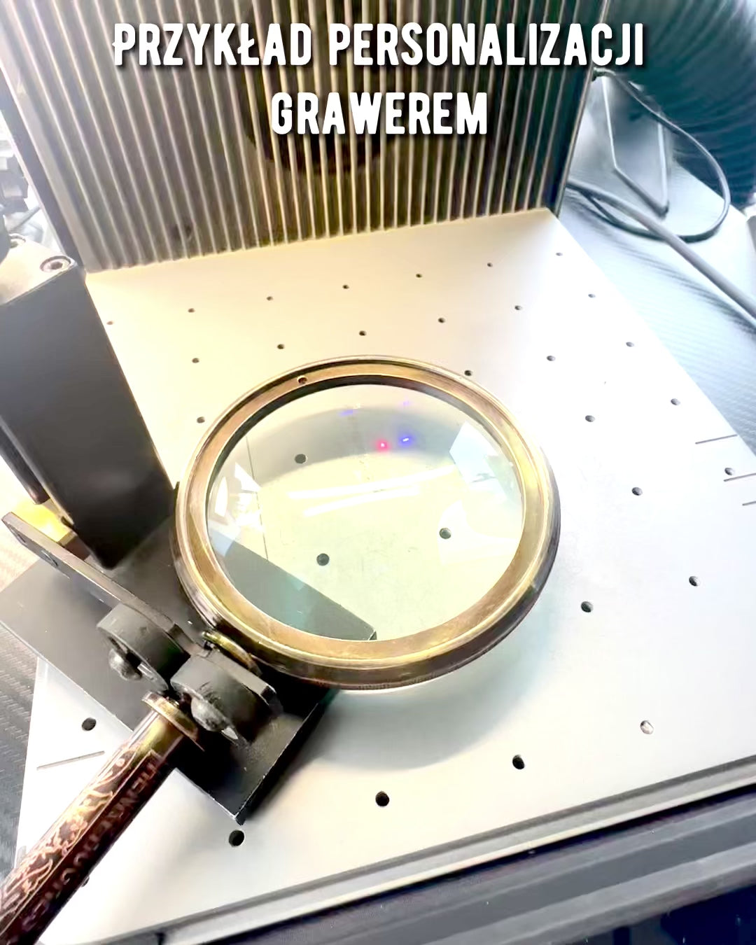 Mosazná lupa Navigator 1941 s koženým pouzdrem – ručně vyrobená, prémiová, možnost personalizace jako dárek