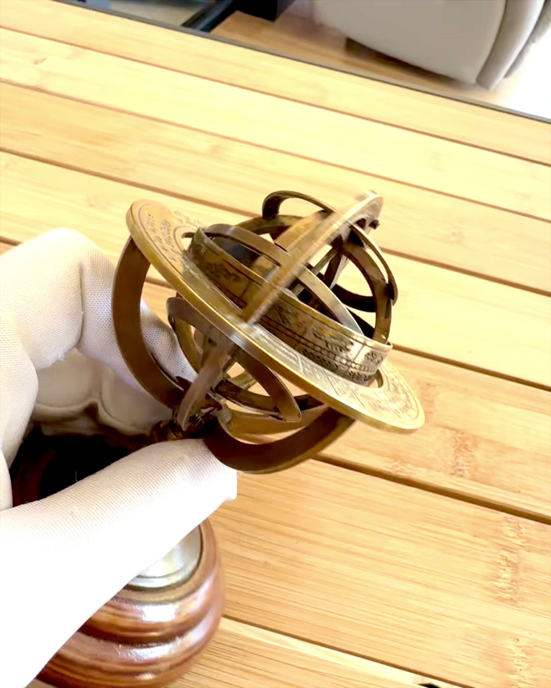 Armilla de latón "AstroGlobe" de 13 cm de altura, hecha a mano con opción de grabado, decoración para oficina