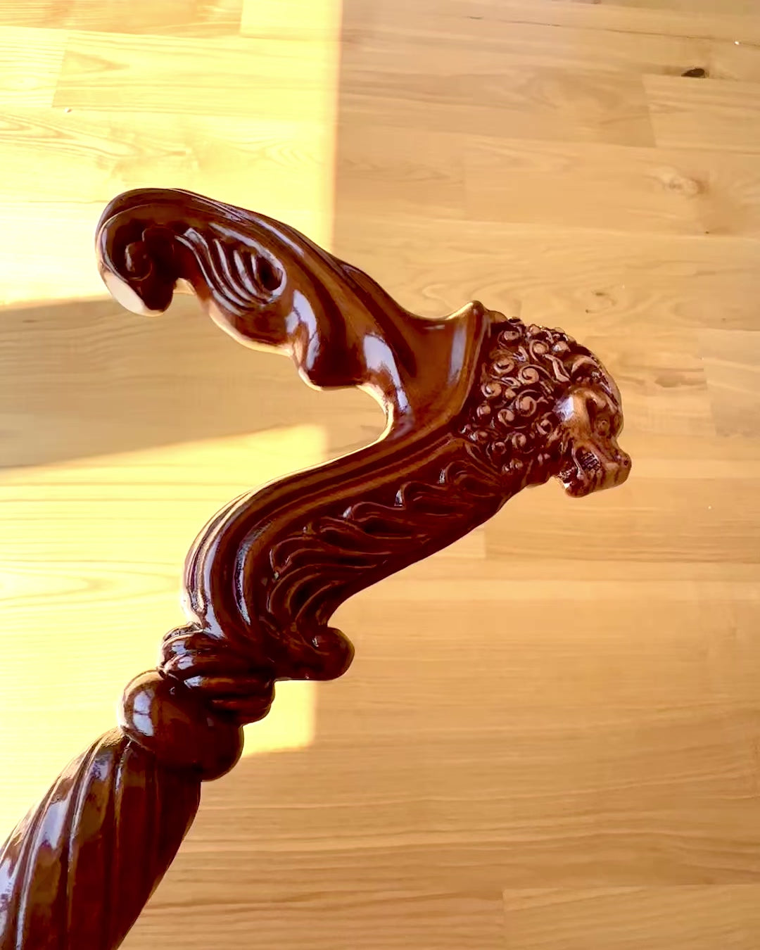 Дерев'яна тростина "Король Джунглів", можливість персоналізації гравіюванням