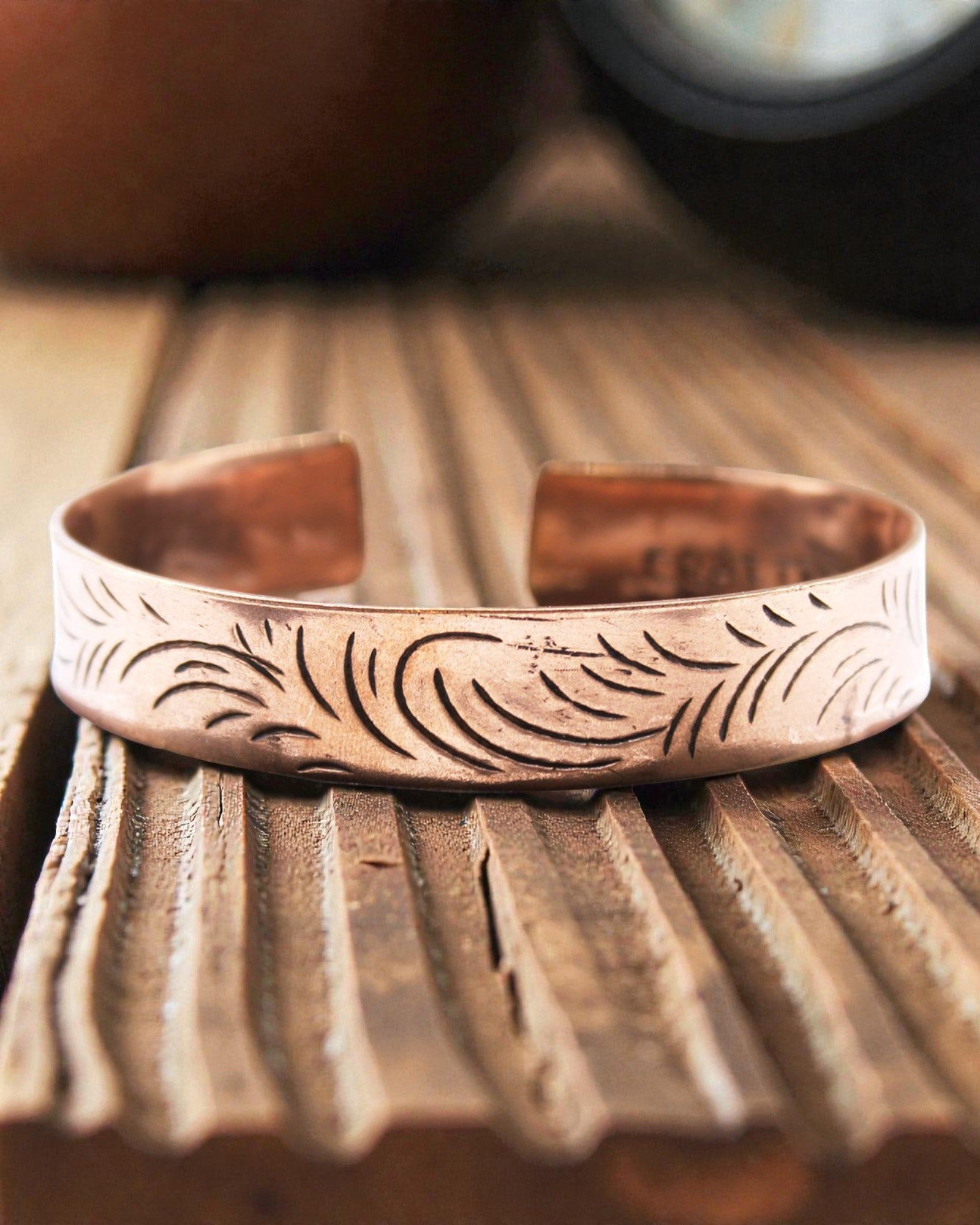 Brățară tibetană din cupru Flux tribal – Spirale late