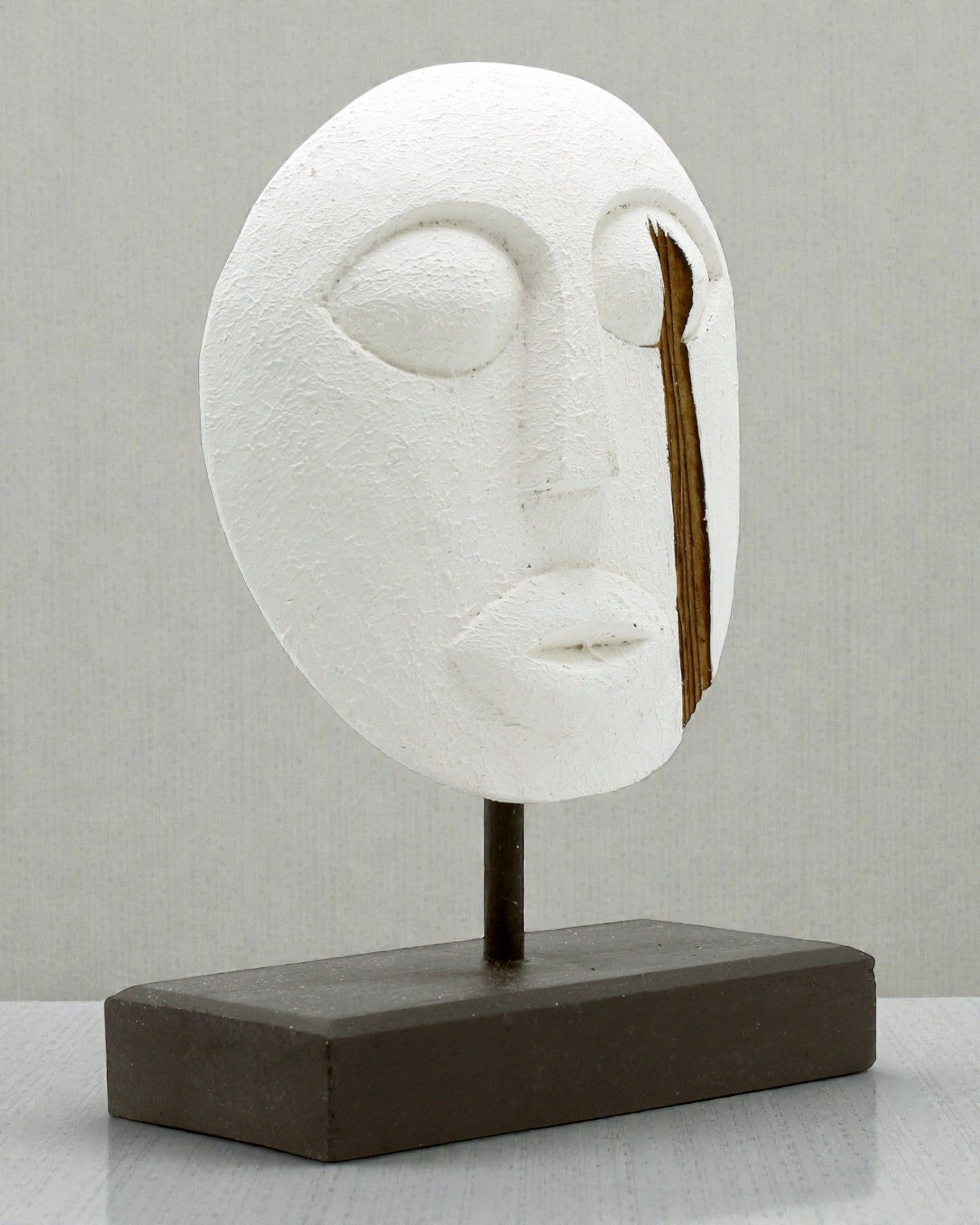 Timoro kaukė Protėvių sargybinis 27x20 cm – Balta