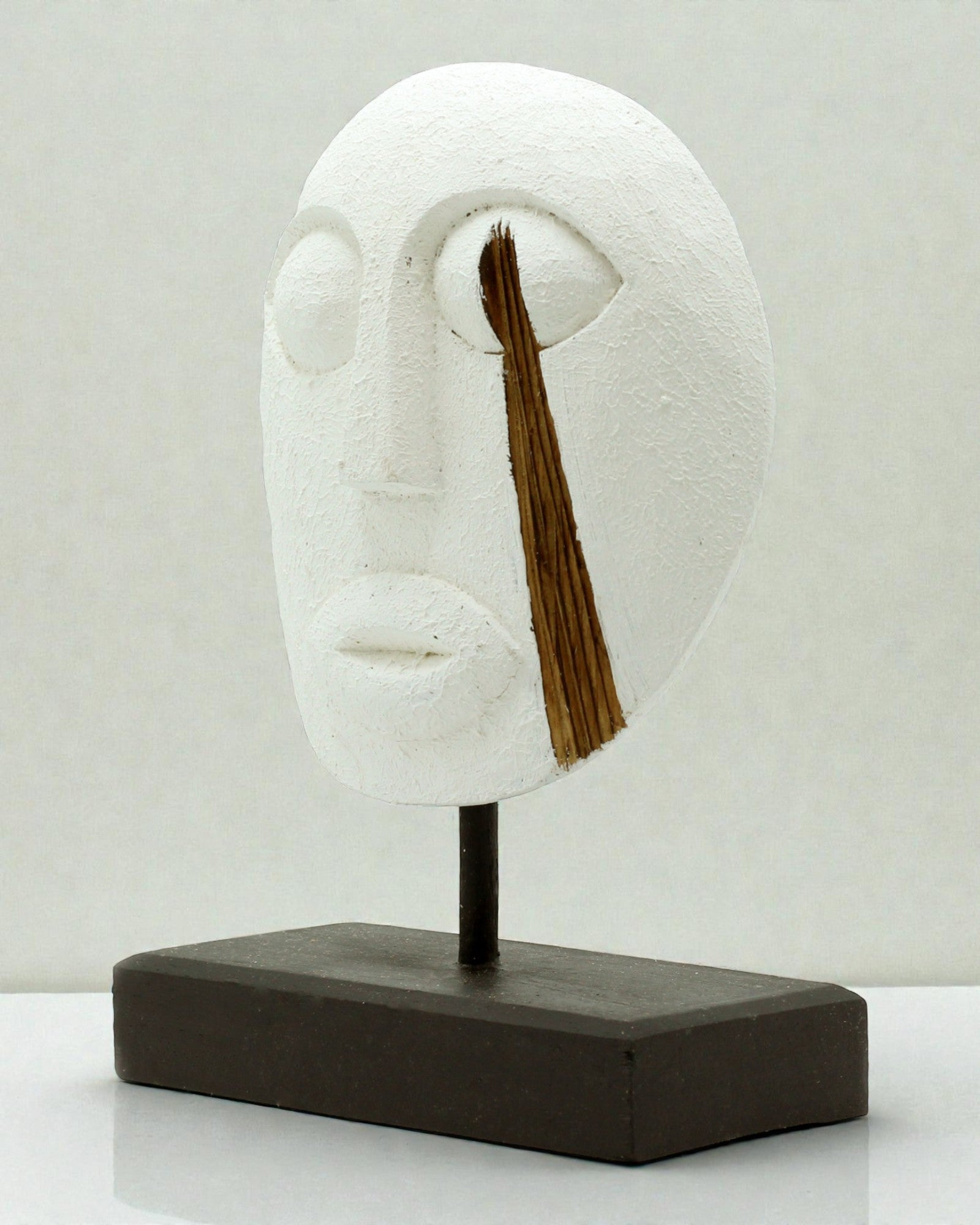 Timoro kaukė Protėvių sargybinis 27x20 cm – Balta