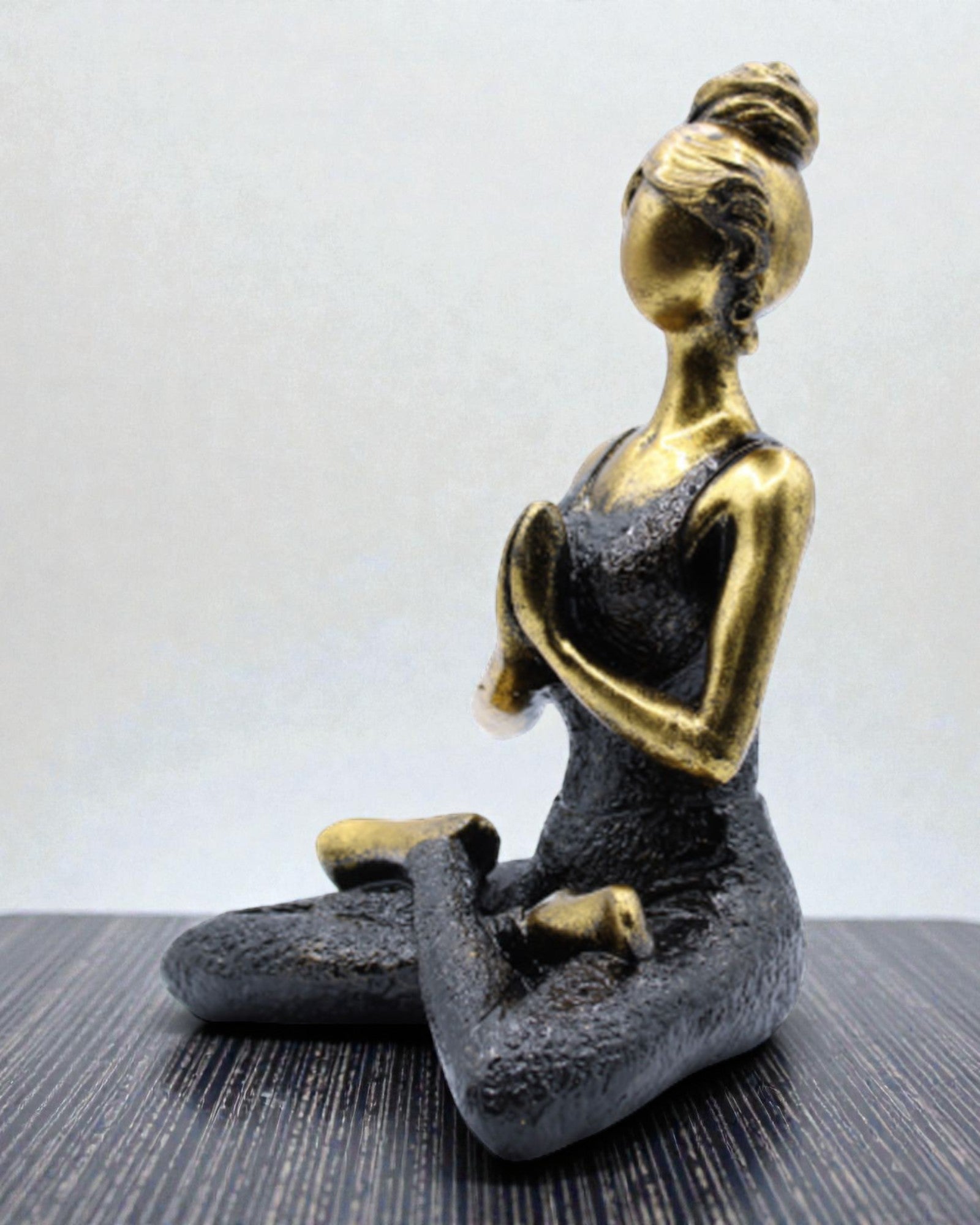 Woman Figurine 24 cm – Yoga Gold-Black Strength