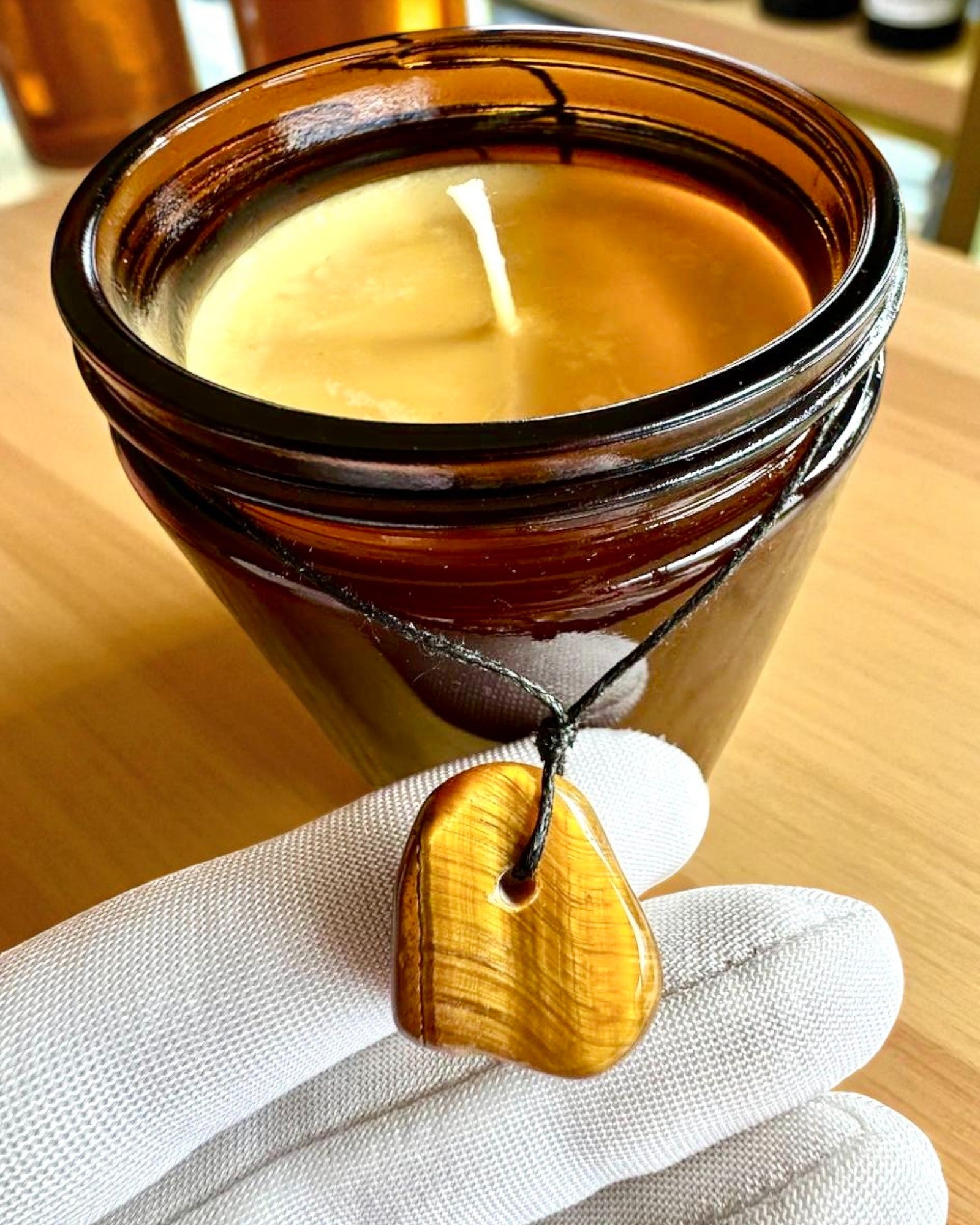 Intencijska svijeća Tigrisova Moć – Samopouzdanje i blagostanje, 250 ml, mogućnost personalizacije poklopca za poklon