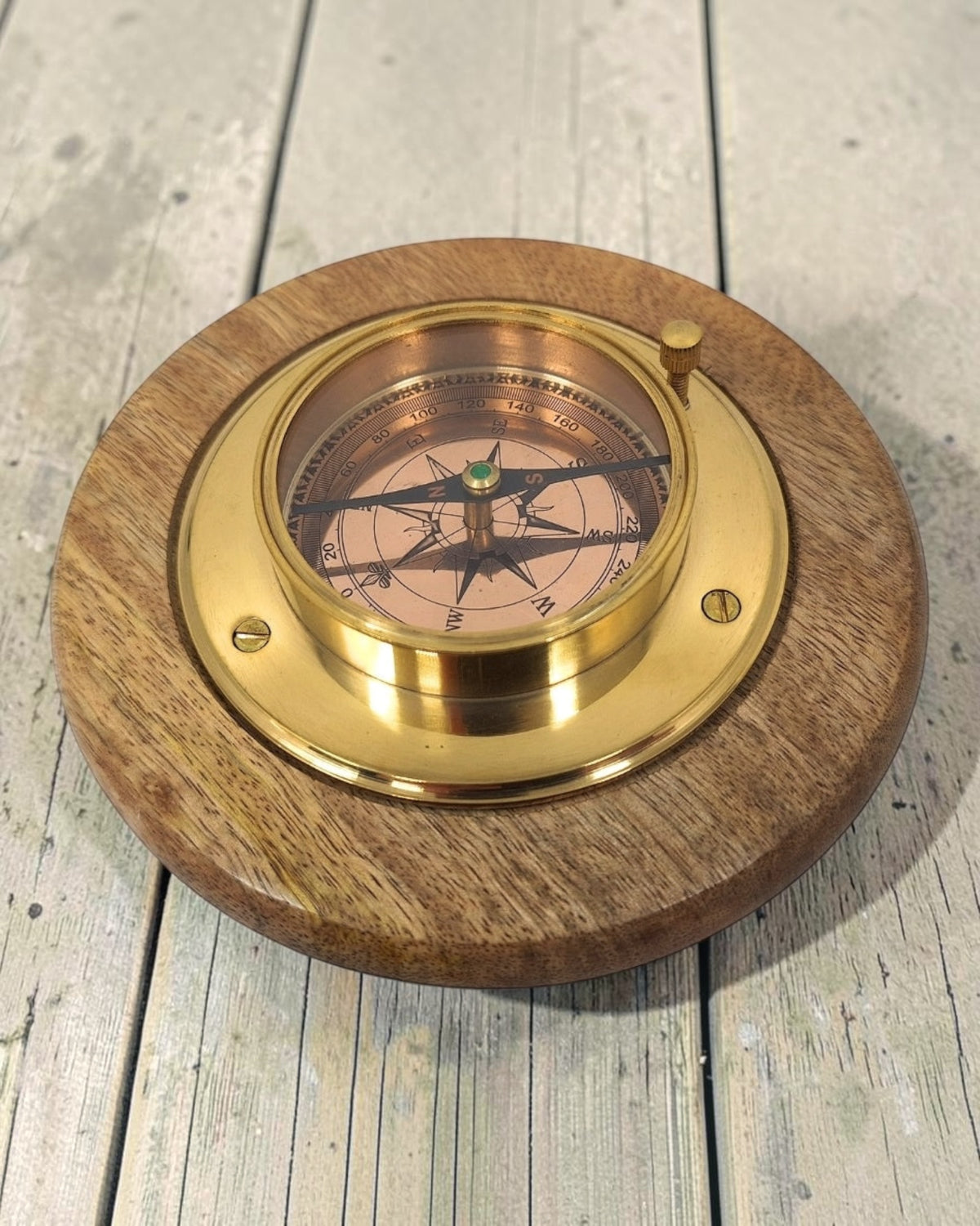 Elegant Decorative Compass with Brass Finish, Personalized Engraving, 15 cm, Perfect Gift for Travel Lovers, Made of Wood and Glass
