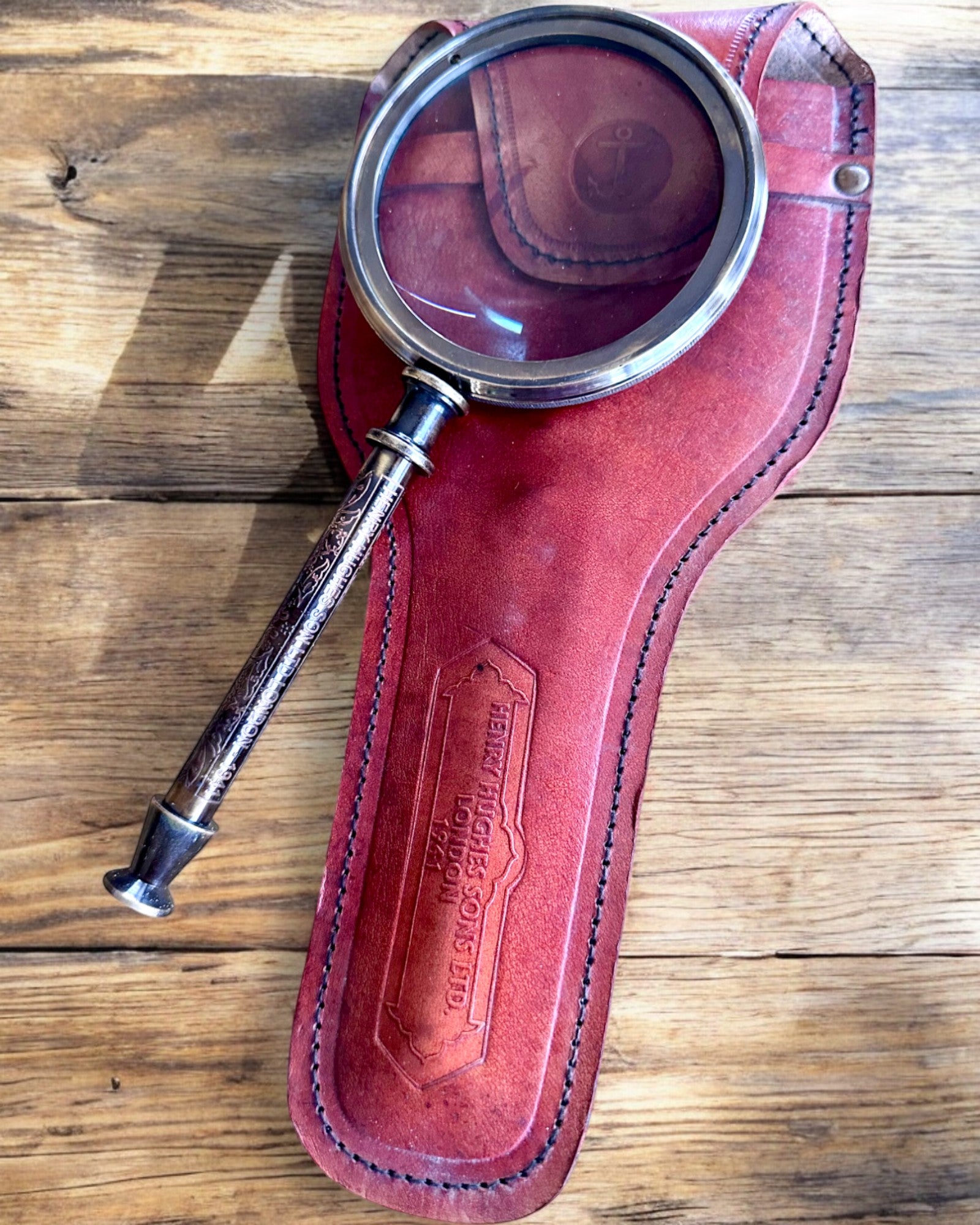 Lupa de Latón Navigator 1941 con Estuche de Cuero – Hecha a Mano, Premium, posibilidad de personalización para regalo