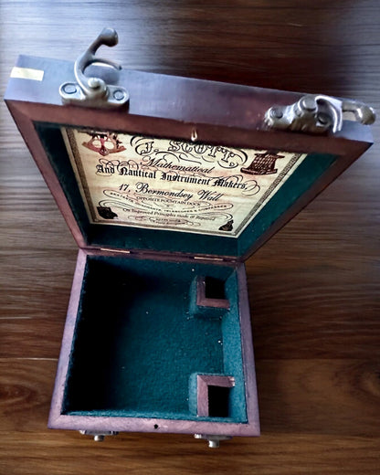 Velká dřevěná krabice na sextant nebo prémiový kompas "Mariner's Legacy" s možností gravírování