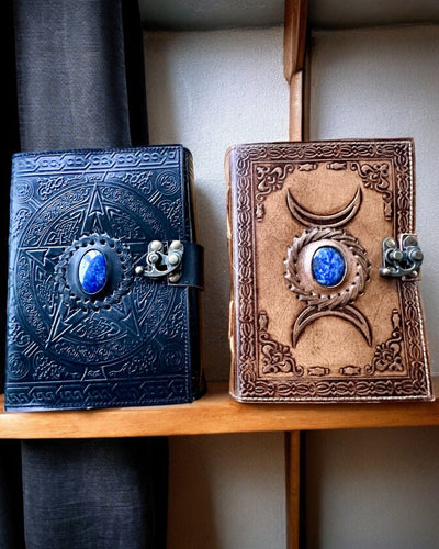 Premium Journal, Antique Design, Leather Notebook "Magic Chronicle" 200 pages, 2 options to choose from, personalization with engraving
