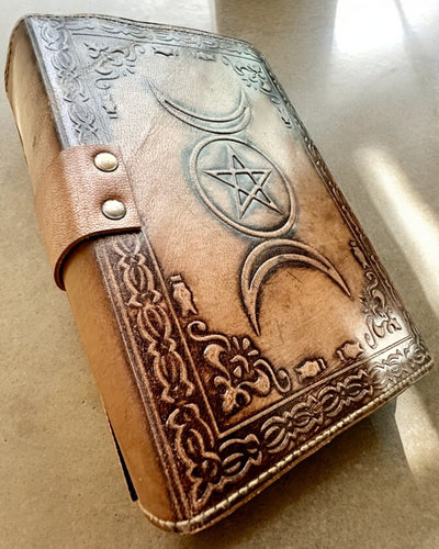 Premium Journal, Antique Design, Leather Notebook "Magic Chronicle" 200 pages, 2 options to choose from, personalization with engraving