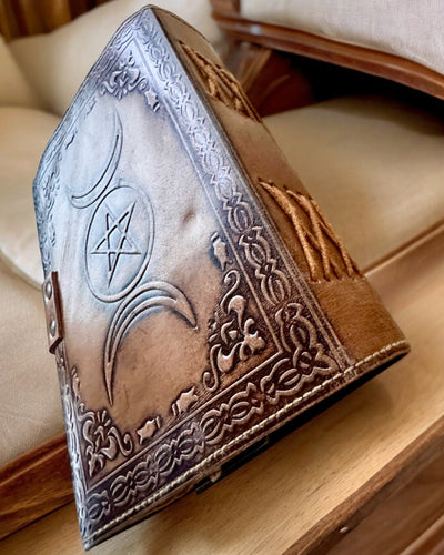 Premium Journal, Antique Design, Leather Notebook "Magic Chronicle" 200 pages, 2 options to choose from, personalization with engraving