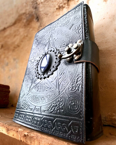 Premium Journal, Antique Design, Leather Notebook "Magic Chronicle" 200 pages, 2 options to choose from, personalization with engraving