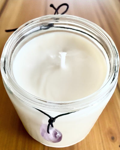 Intencijska sojina svijeća Ametist – mir, harmonija i pročišćenje, 250 ml, mogućnost personalizacije za poklon