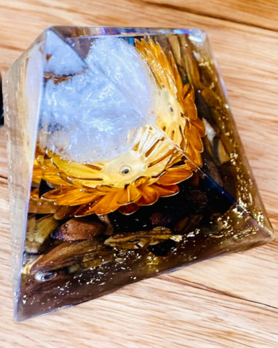 Piramida Kristalne Prosperitetne Sretne Kristalne Kugle, Kamena Tigrovog Oka, Bakrenog Lotosa