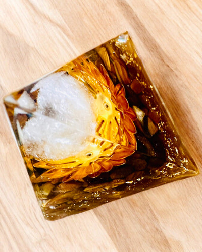 Piramida Kristalne Prosperitetne Sretne Kristalne Kugle, Kamena Tigrovog Oka, Bakrenog Lotosa