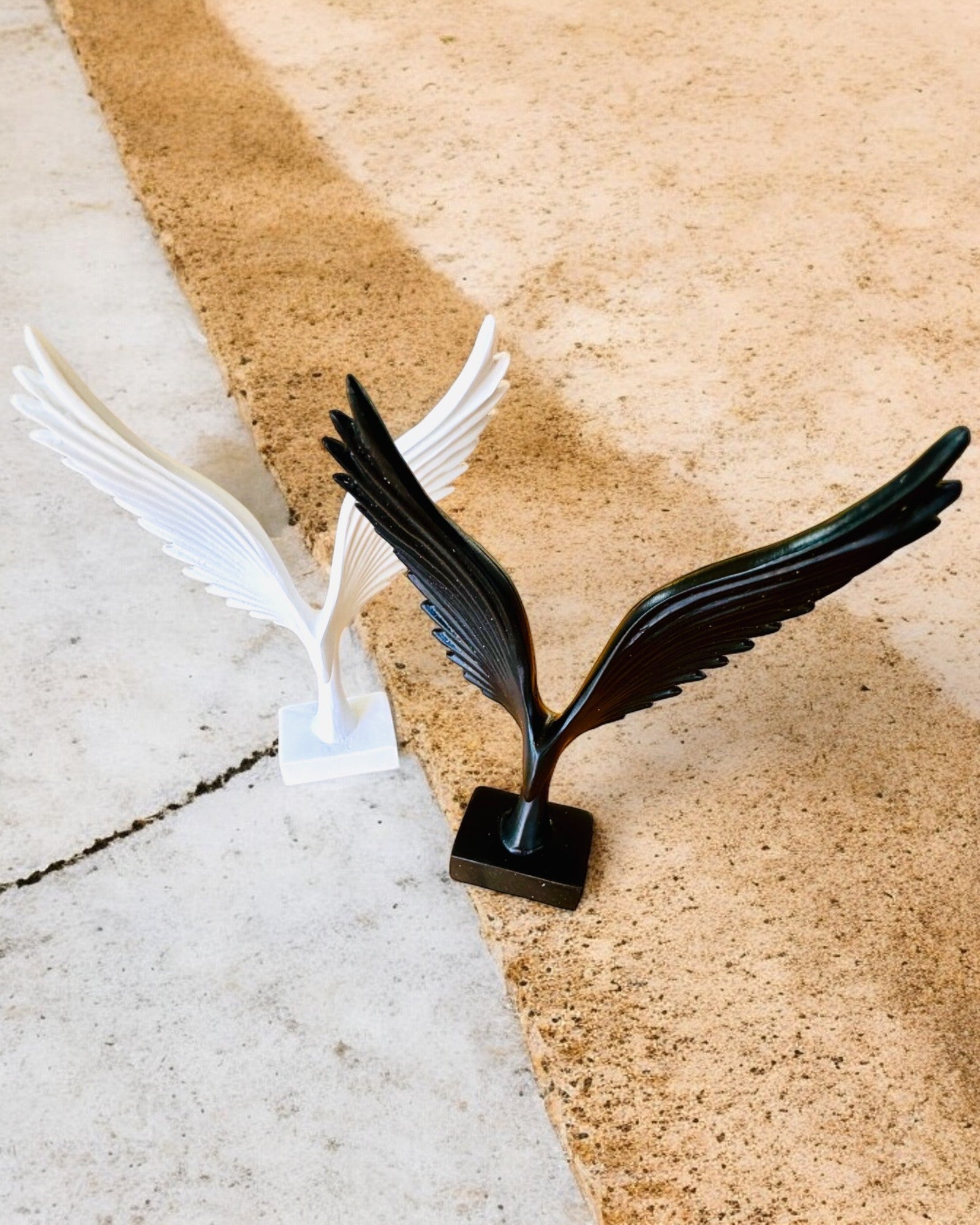 Figura Elegante de Alas de Ángel de 15 cm de altura – "Guardianes Alados", posibilidad de personalización con grabado para regalo, personalización, 2 variantes de color