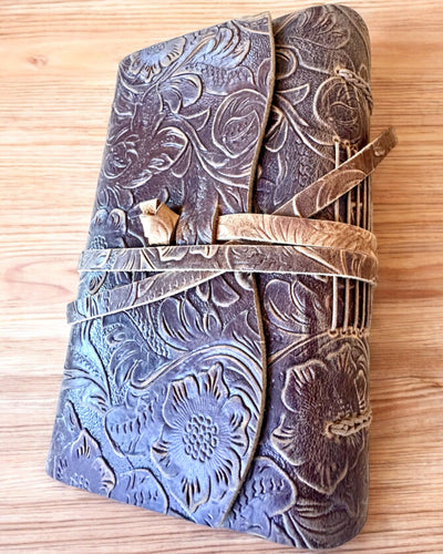 Преміум шкіряний блокнот "Елегантність Природи" - 200 сторінок, 120г, нотатник, скетчбук, 2 кольори на вибір, персоналізація гравіюванням