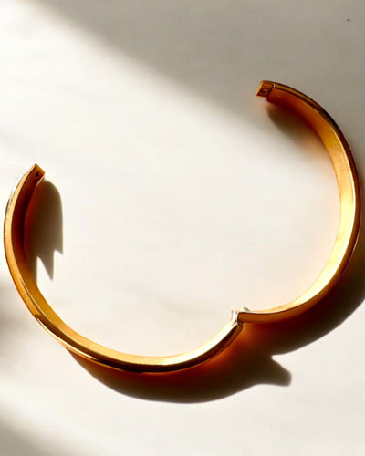 Bracelet "Time of Elegance" - gold color Stainless Steel with Roman Numerals, customizable with engraving