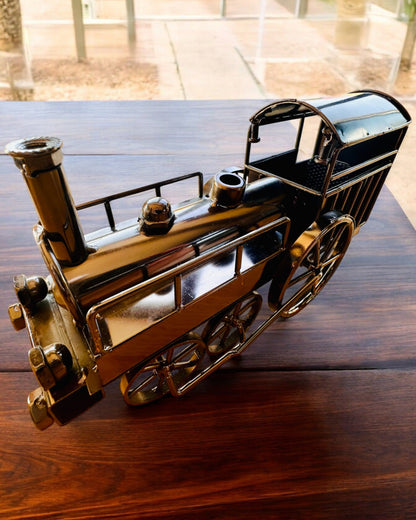Lokomotiva ze železa „Retro Express“ – dekorace, model, ručně vyrobená s možností gravírování
