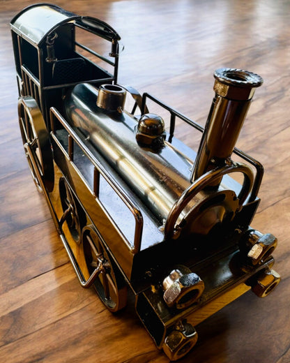 Lokomotiva ze železa „Retro Express“ – dekorace, model, ručně vyrobená s možností gravírování