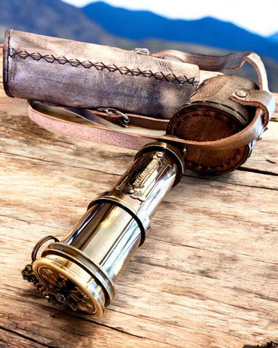 Premium teleskopas „Voyager“ su graviruotu teleskopu ir natūralios odos dėklu, galimybė personalizuoti graviravimu kaip dovaną