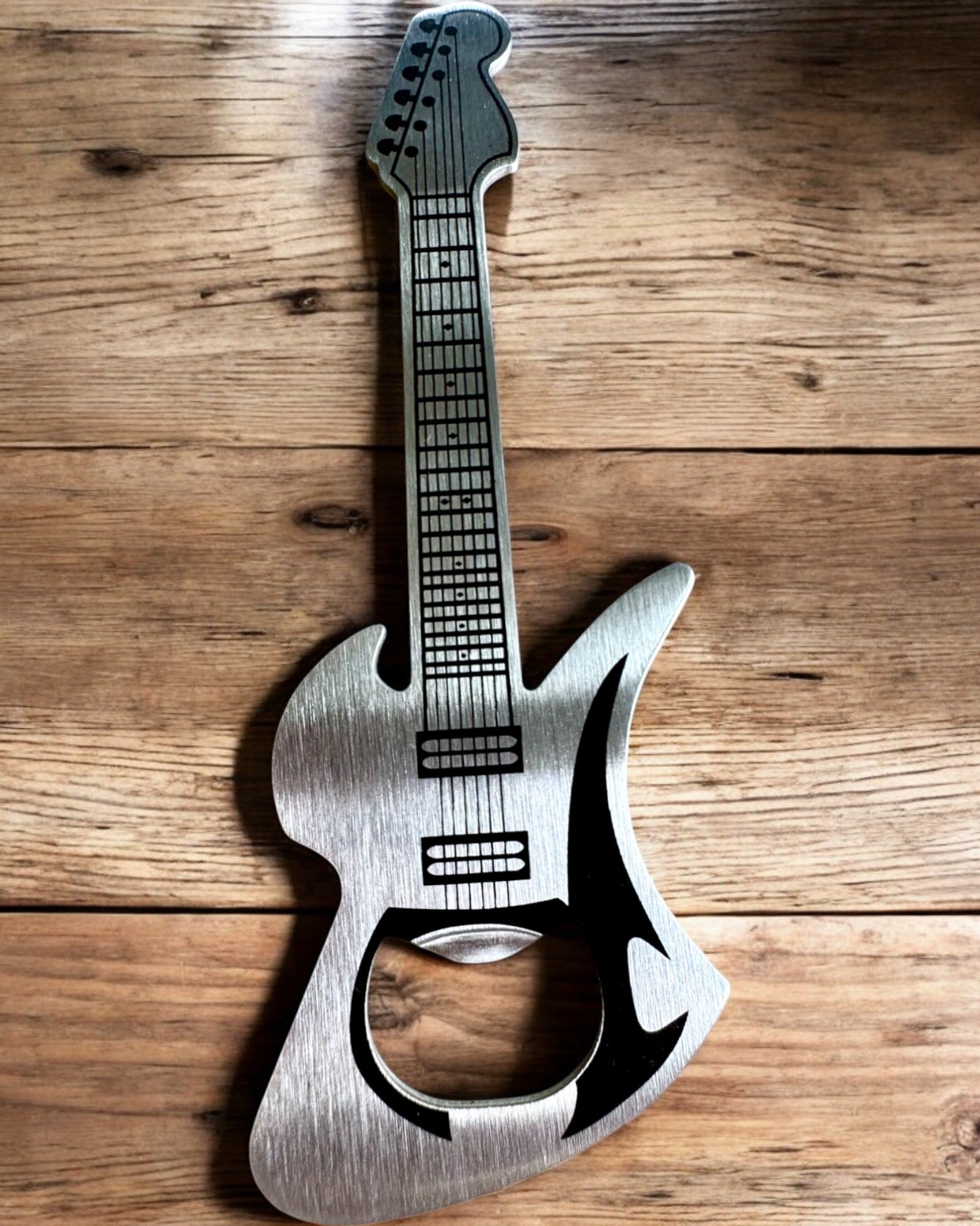 Deschizător de sticle Chitară Rock'n'Open, 2 variante, personalizare cu gravură pentru cadou