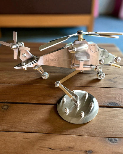 Model Metalic de Elicopter „SkyRider” – Suport Birou Reglabil cu personalizare gravură pentru cadou
