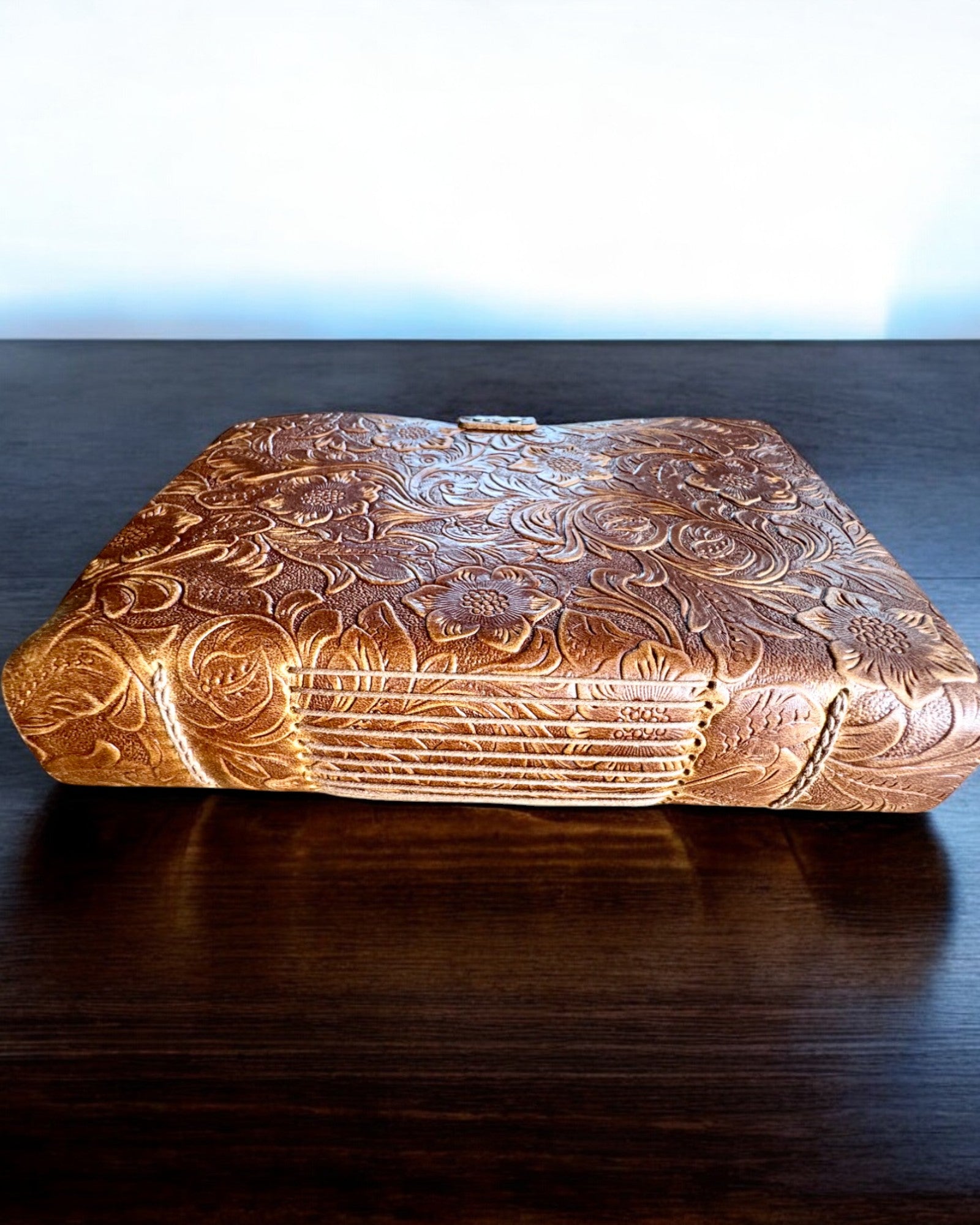 Leather Vintage Notebook "Floralis" – hand-embossed, 400 pages, engraving option, 2 variants