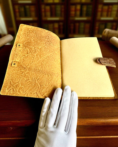 Leather Vintage Notebook "Floralis" – hand-embossed, 400 pages, engraving option, 2 variants