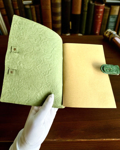 Leather Vintage Notebook "Floralis" – hand-embossed, 400 pages, engraving option, 2 variants