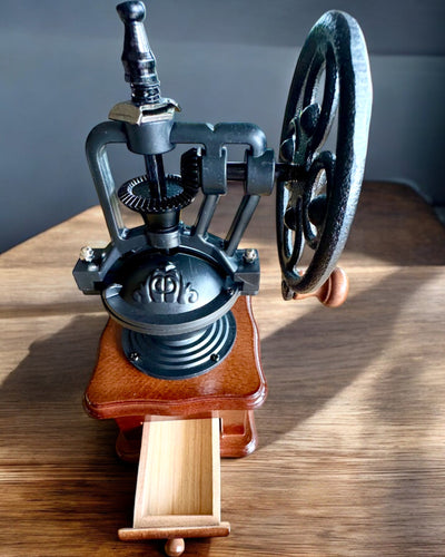 Retro coffee grinder "Vintage Café" 27 cm in height, with the option for personalization with engraving as a gift