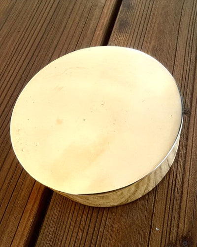 Saules kompass Voyager 7cm – misiņa saules pulkstenis ar kompasu, personalizācija ar gravējumu kā dāvana