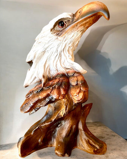 "Eagle of Freedom" – Resin Sculpture with Engraving Option for a Gift, 26.5 cm Height