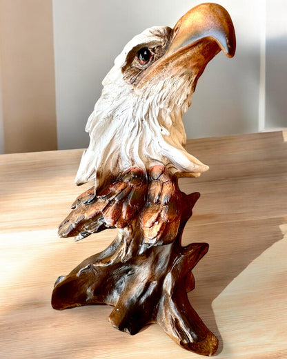 "Eagle of Freedom" – Resin Sculpture with Engraving Option for a Gift, 26.5 cm Height