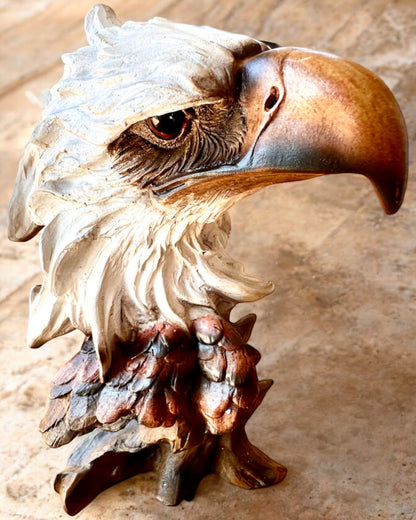 "Eagle of Freedom" – Resin Sculpture with Engraving Option for a Gift, 26.5 cm Height