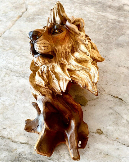 "Lion's Courage" - Resin Figurine, 28 cm tall, with engraving option for a gift